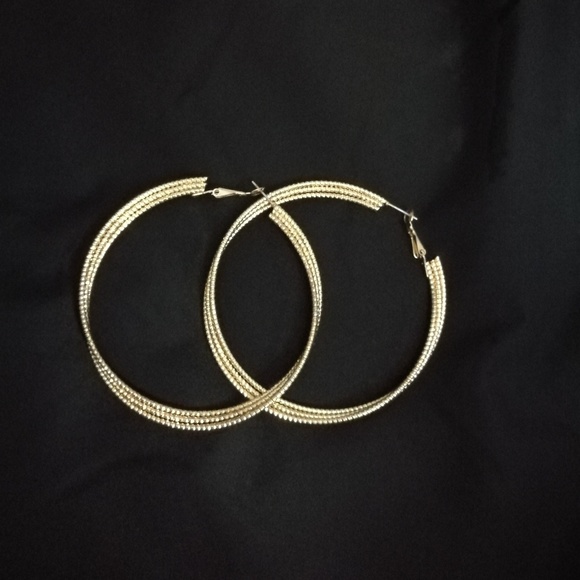 Lightweight Hoop Earrings - Picture 1 of 4